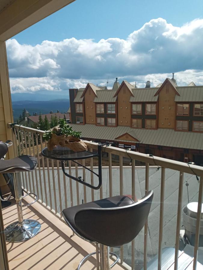 Village Center 2 Bedroom Condo Big White Esterno foto