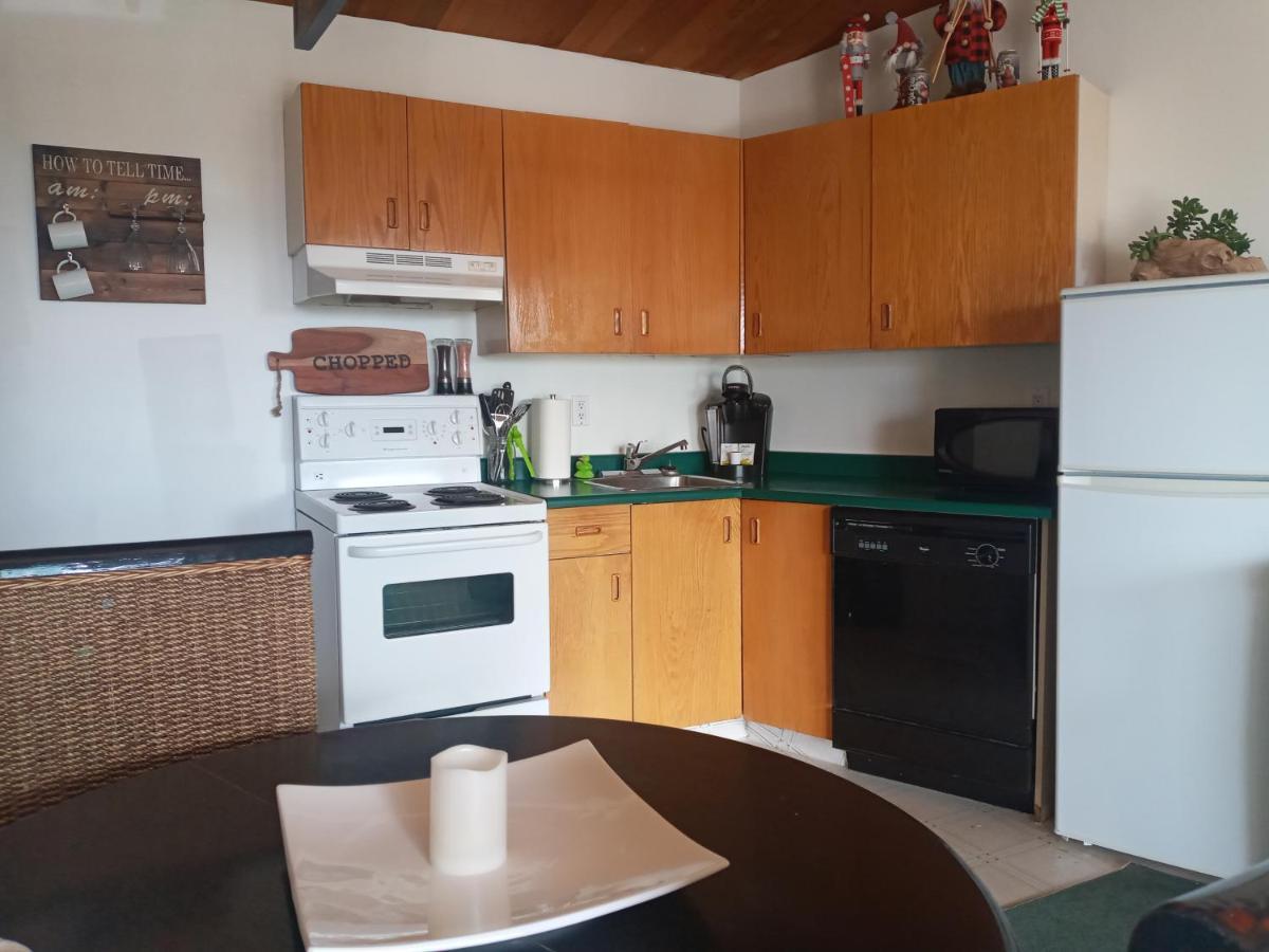 Village Center 2 Bedroom Condo Big White Esterno foto