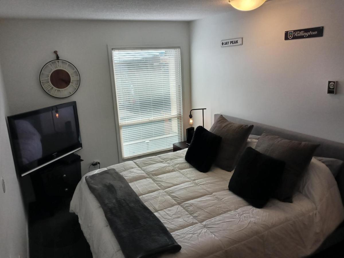 Village Center 2 Bedroom Condo Big White Esterno foto